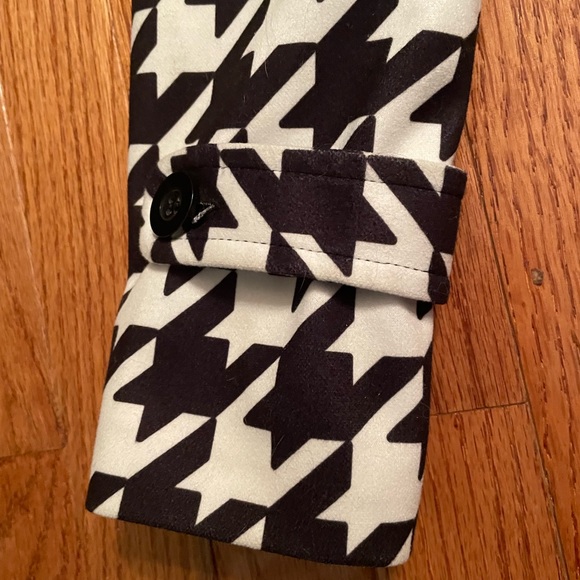 Women’s Houndstooth coat, size small - Picture 5 of 8